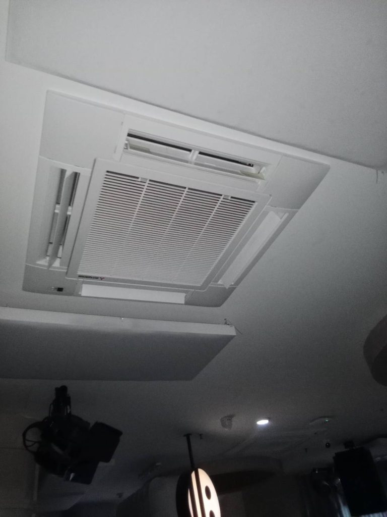 เครื่องปรับอากาศแบบติดฝ้า 4 ทิศทาง