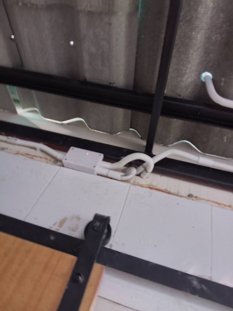 กล่องพักสายไฟ