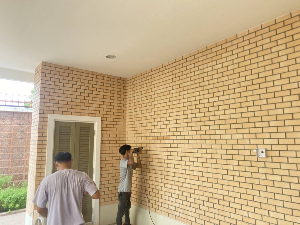 เจาะผนังเตรียมติดตั้ง