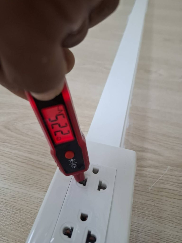 ติดตั้งปลั๊กไฟ