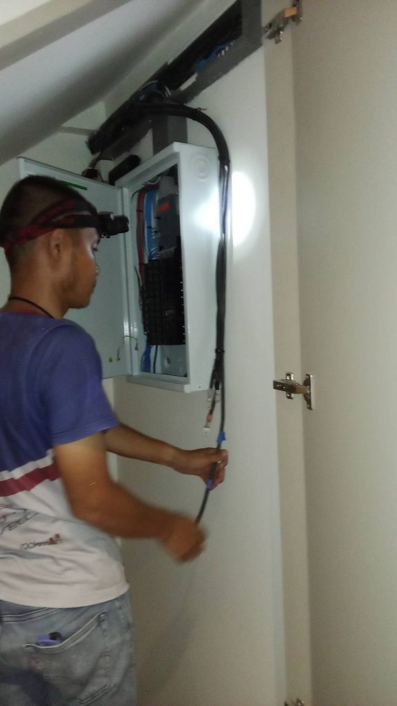 เดินสายเข้าตู้คอนซูมเมอร์