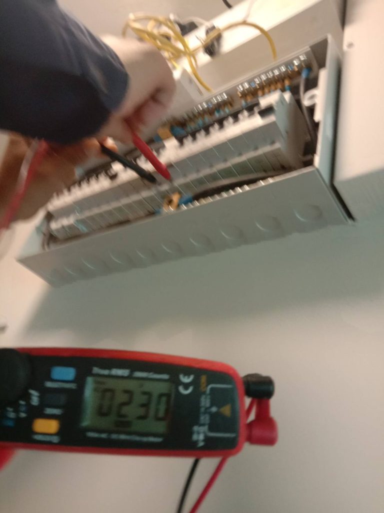 วัดไฟตู้คอนซูมเมอร์