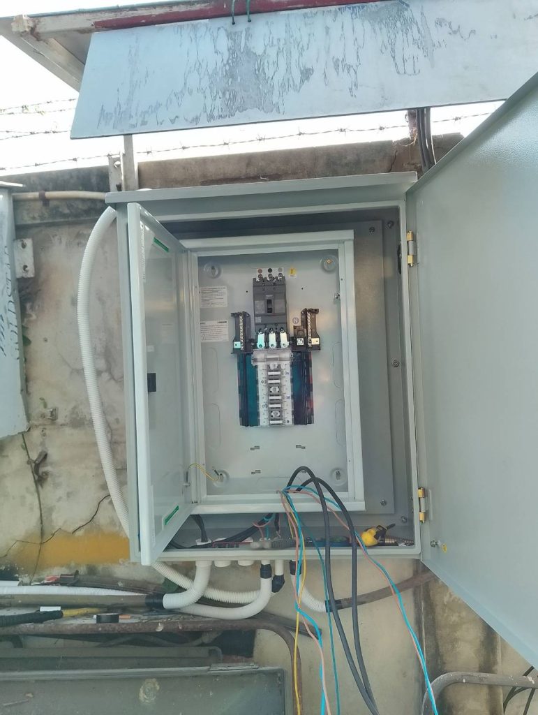 ติดตั้งตู้เบรกเกอร์