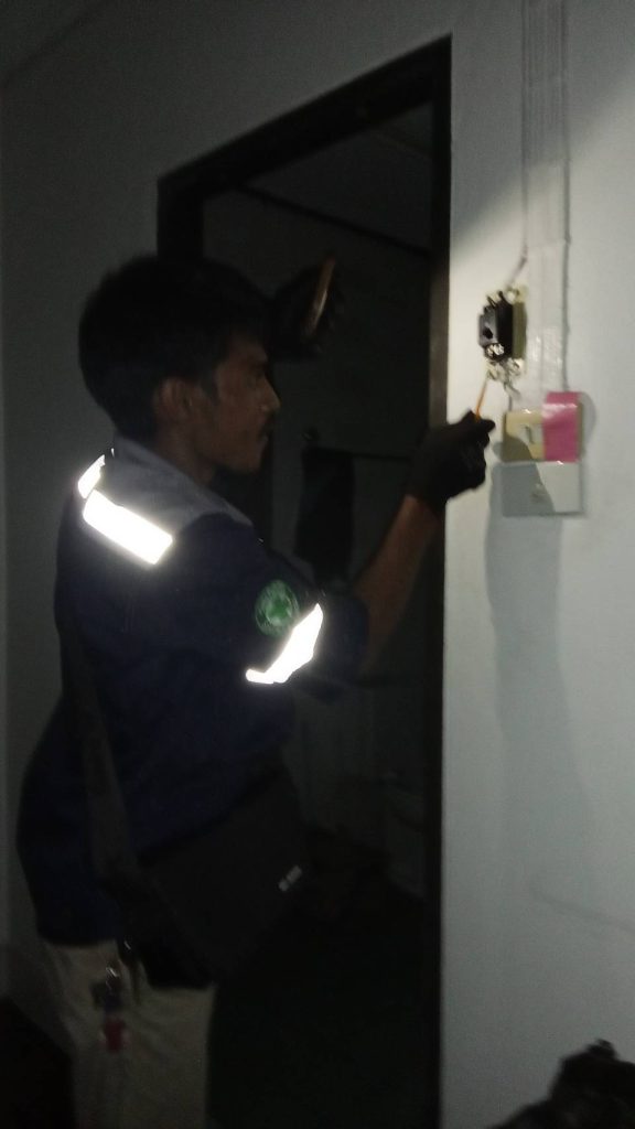 ตรวจเช็กเบรกเกอร์