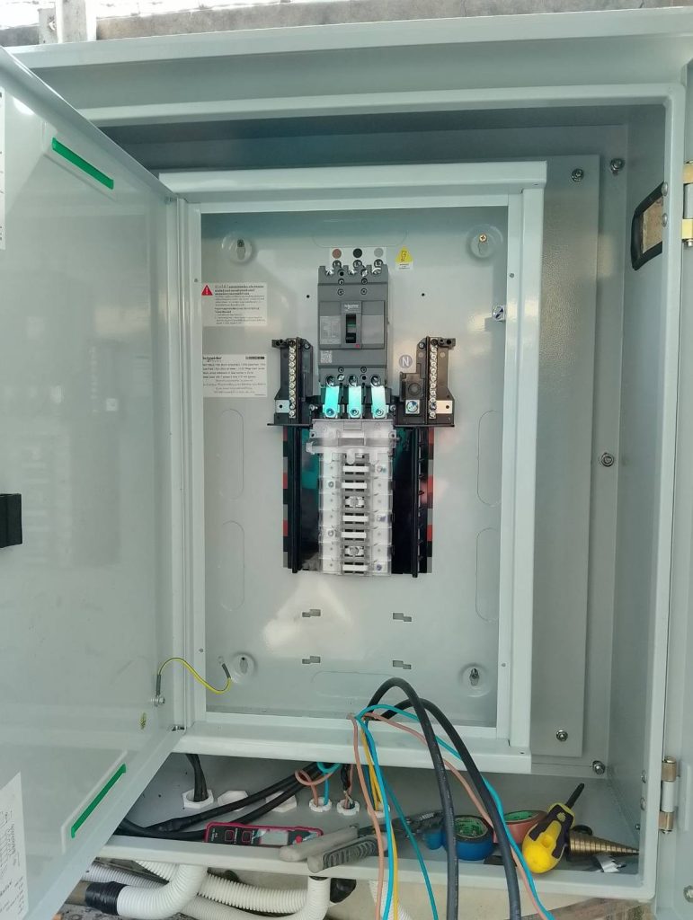 ติดตั้งตู้เบรกเกอร์