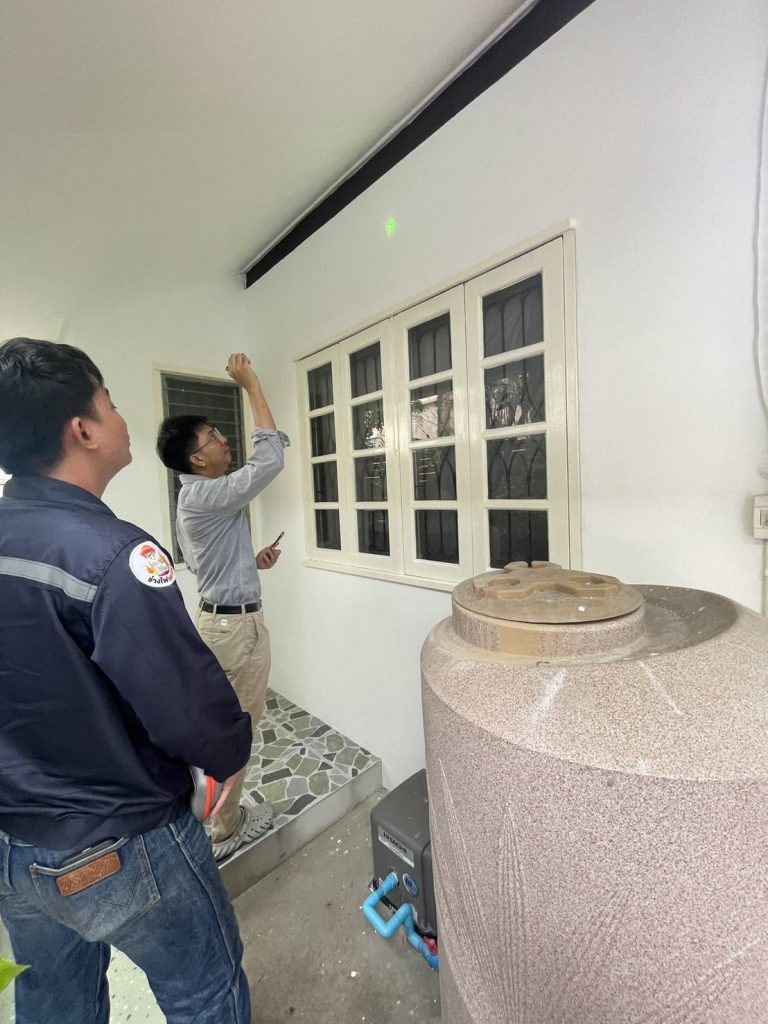 ช่างเข้าดูหน้างาน