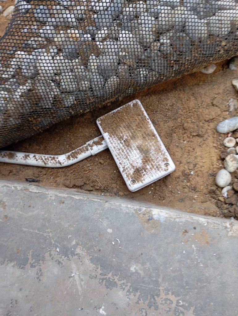 แนวท่อสายไฟและกล่องพักสาย