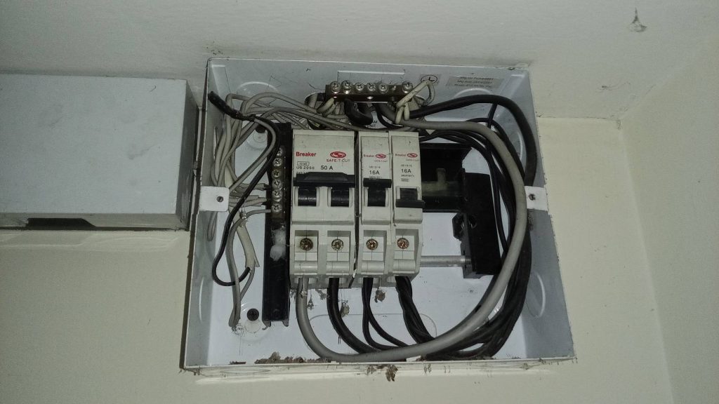 เบรกเกอร์