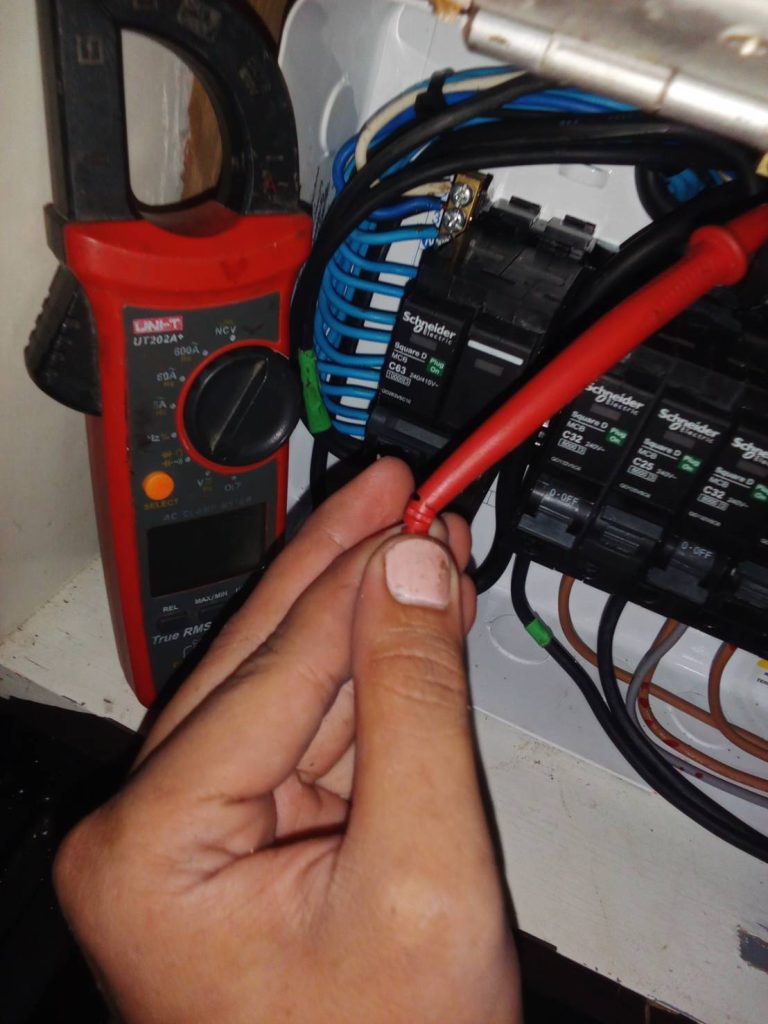 วัดไฟตู้คอนซูมเมอร์