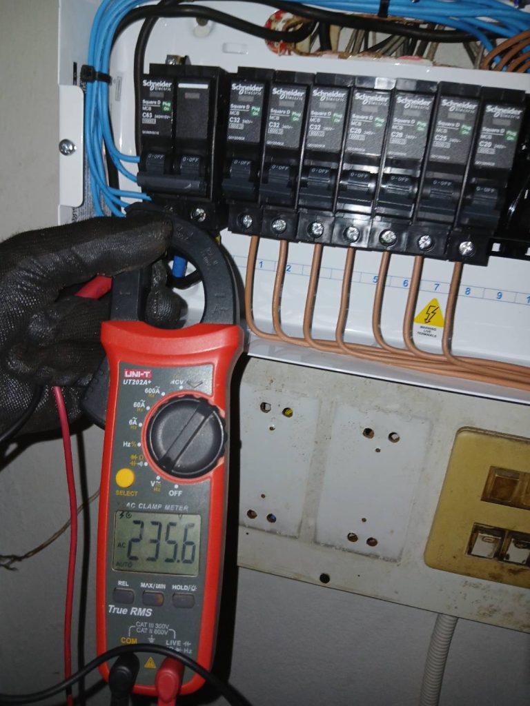 วัดไฟตู้คอนซูมเมอร์