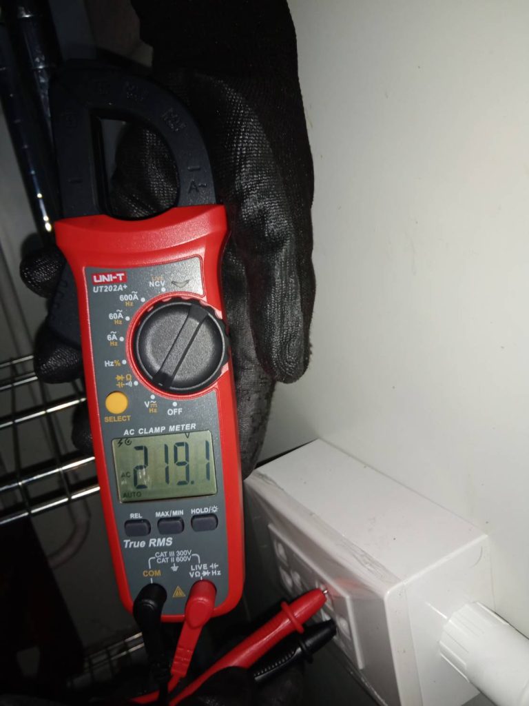 เช็กปลั๊กไฟ