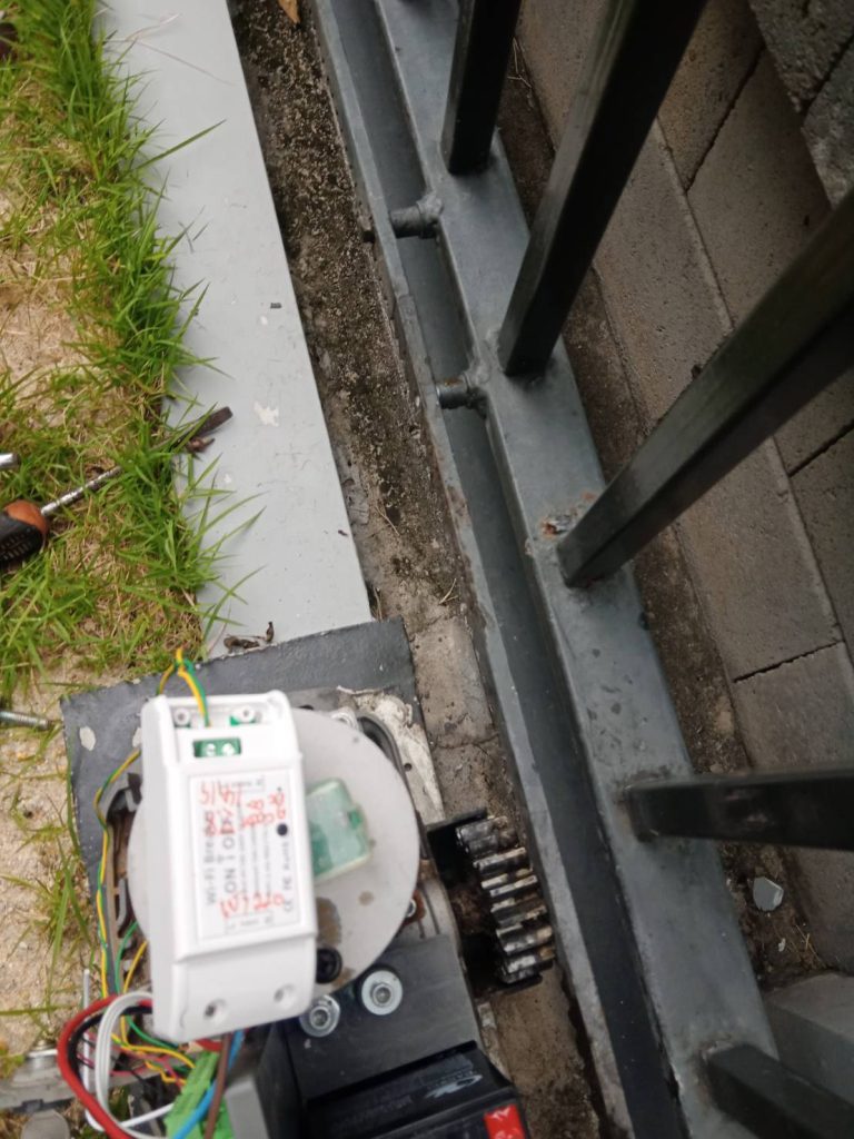 ซ่อมมอเตอร์ประตูรีโมท