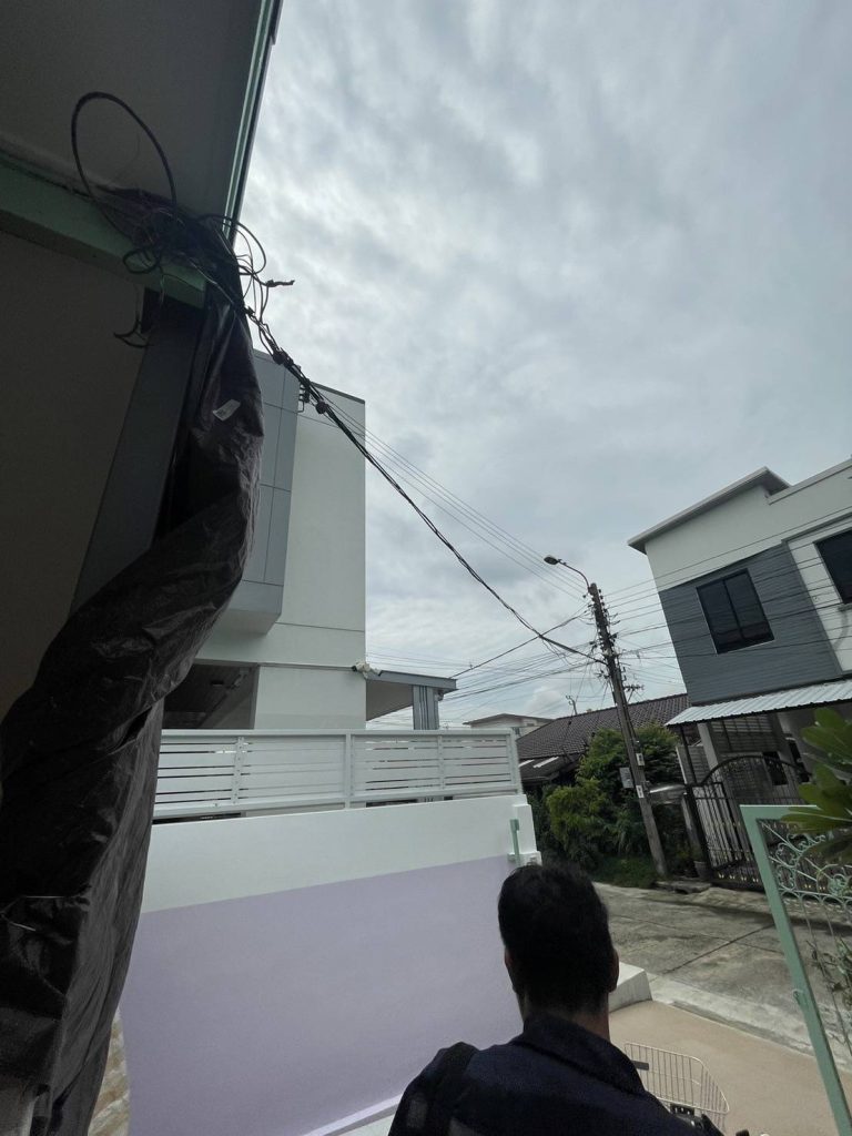 ช่างเข้าดูหน้างาน