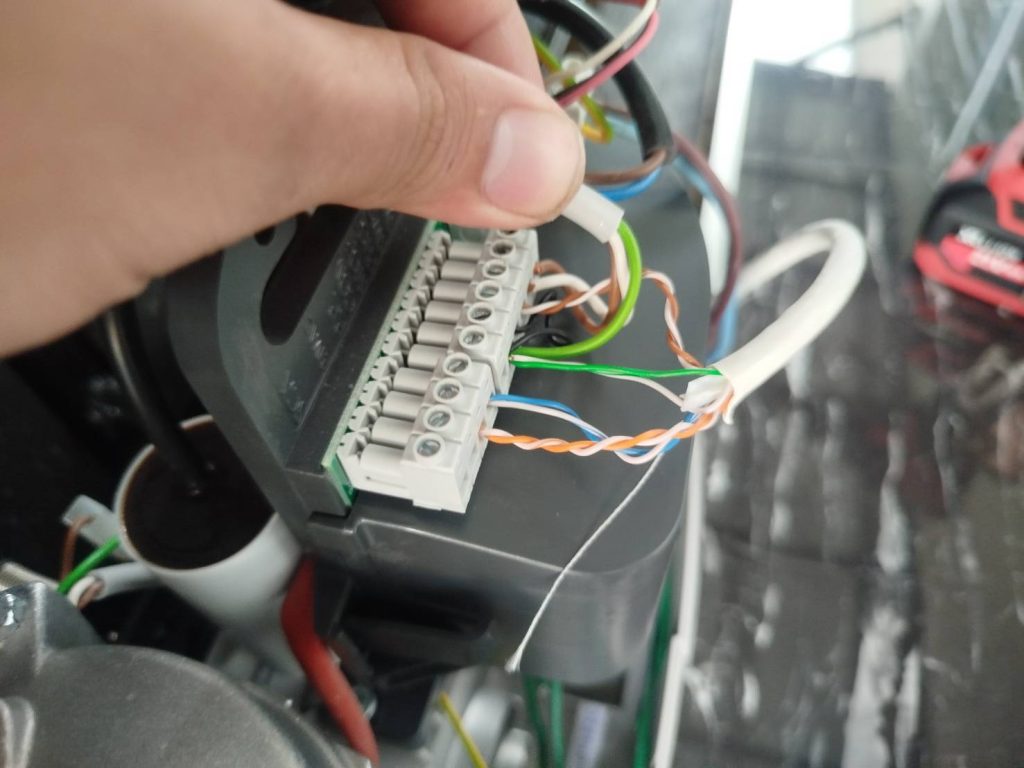 เช็กสายไฟมอเตอร์ประตูรีโมท