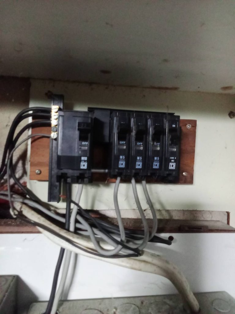 เซอร์กิตเบรกเกอร์