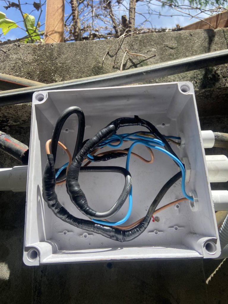 กล่องพักสายไฟ