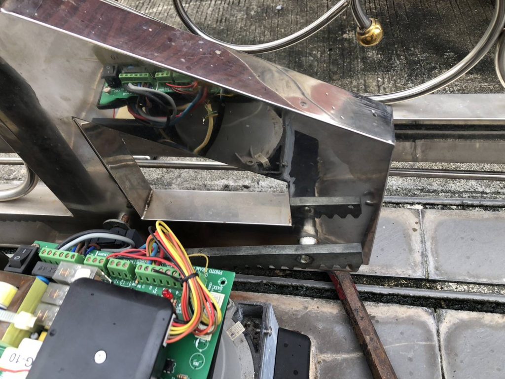 เช็กบอร์ดมอเตอร์ประตูรีโมท