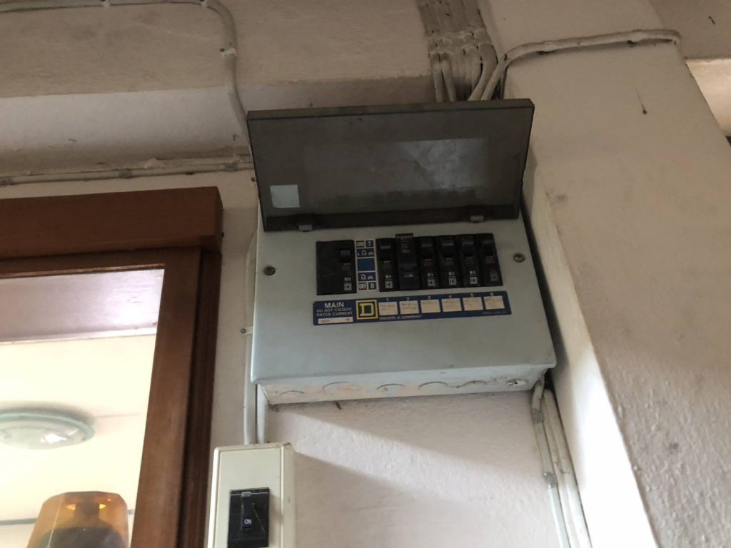 ตู้คอนซูมเมอร์