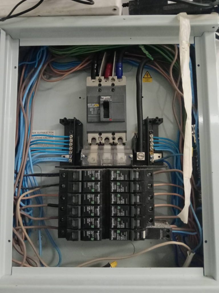 ตรวจเช็กตู้โหลดเซ็นเตอร์