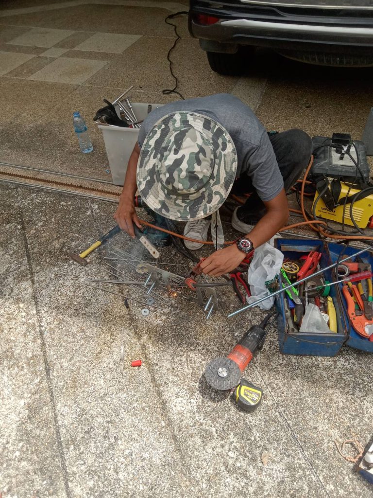 ติดตั้งมอเตอร์ประตูรีโมท