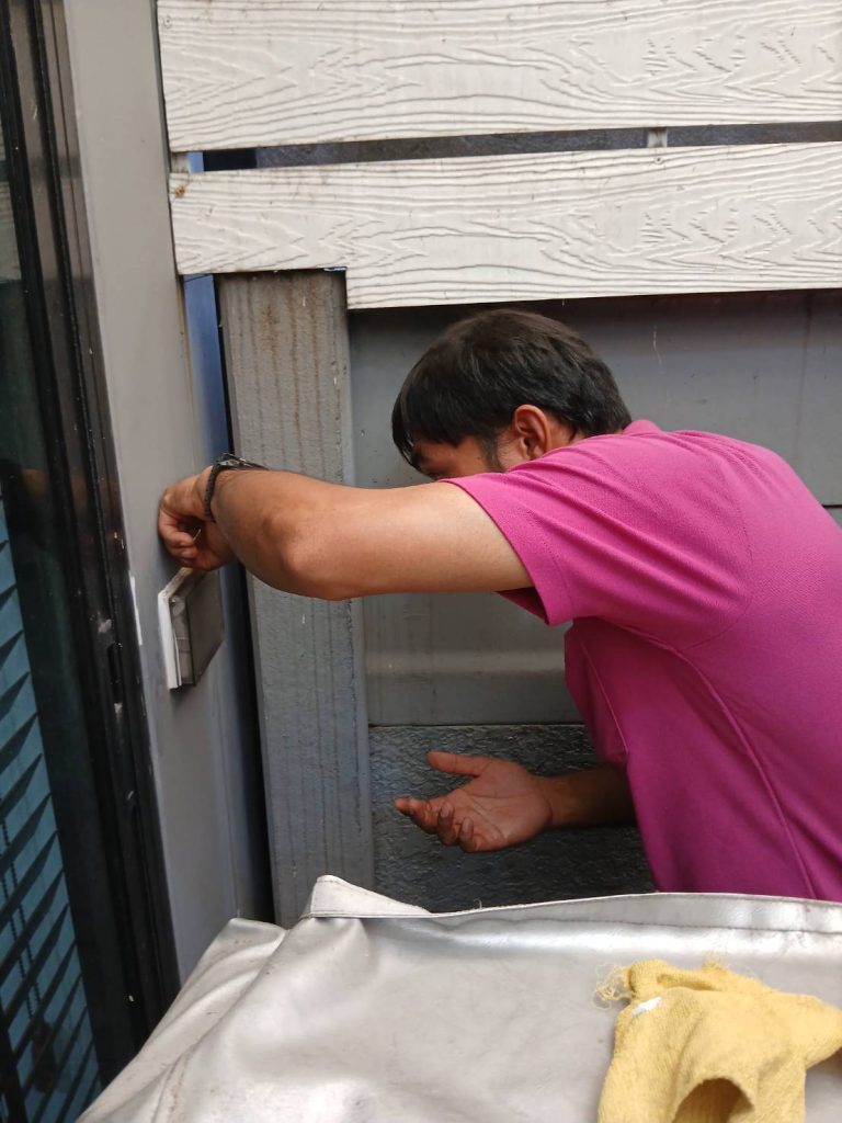 ตรวจเช็กปลั๊กไฟ