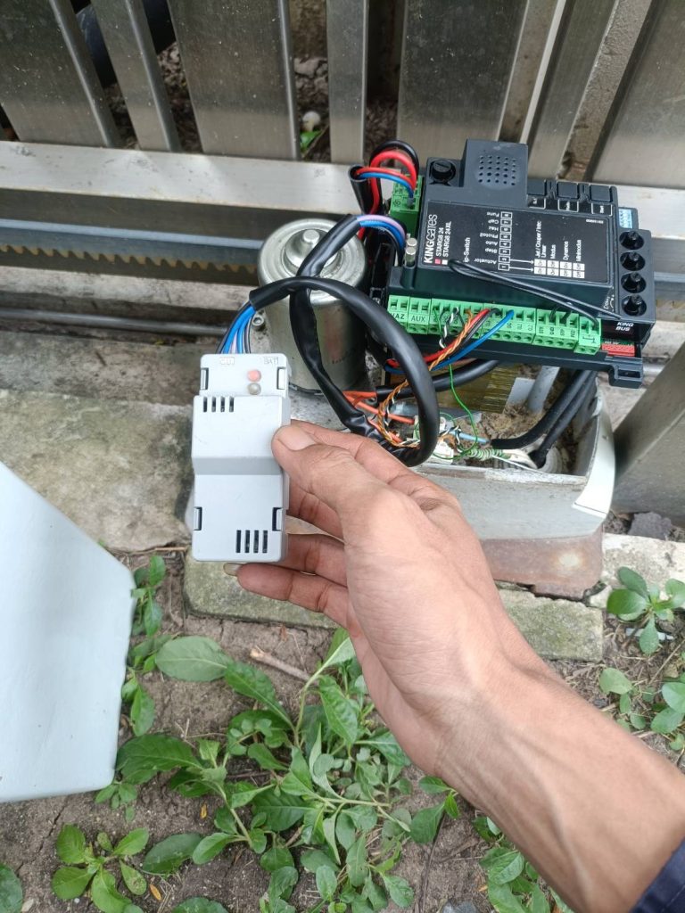 ซ่อมมอเตอร์ประตูรีโมท