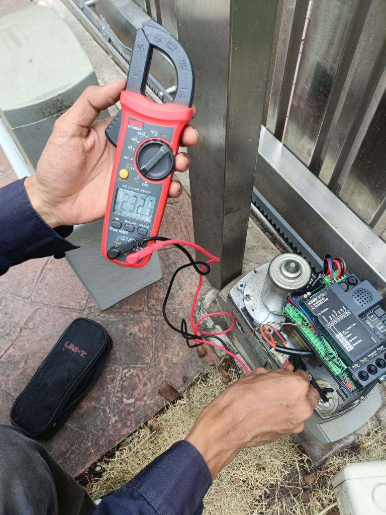 ซ่อมมอเตอร์ประตูรีโมท