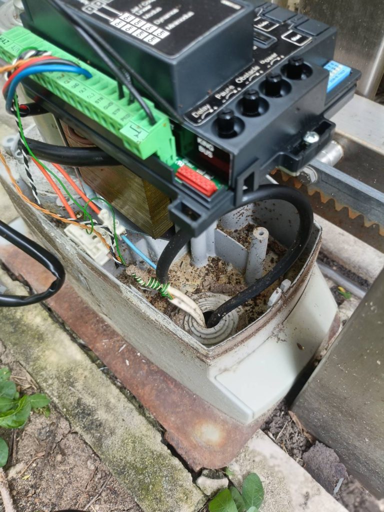 ซ่อมมอเตอร์ประตูรีโมท