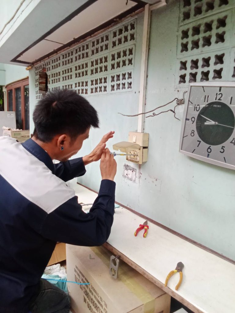 รื้อปลั๊กหาจุดช็อต