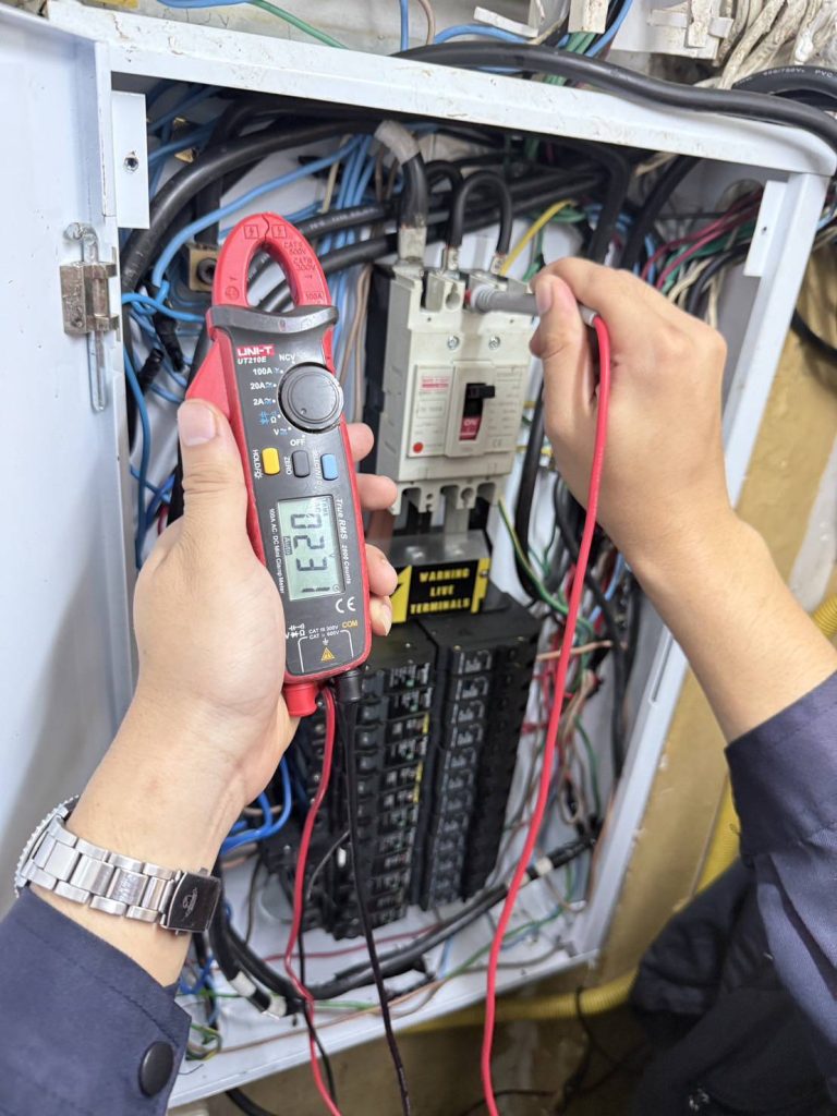 ตรวจเช็กตู้โหลดเซ็นเตอร์