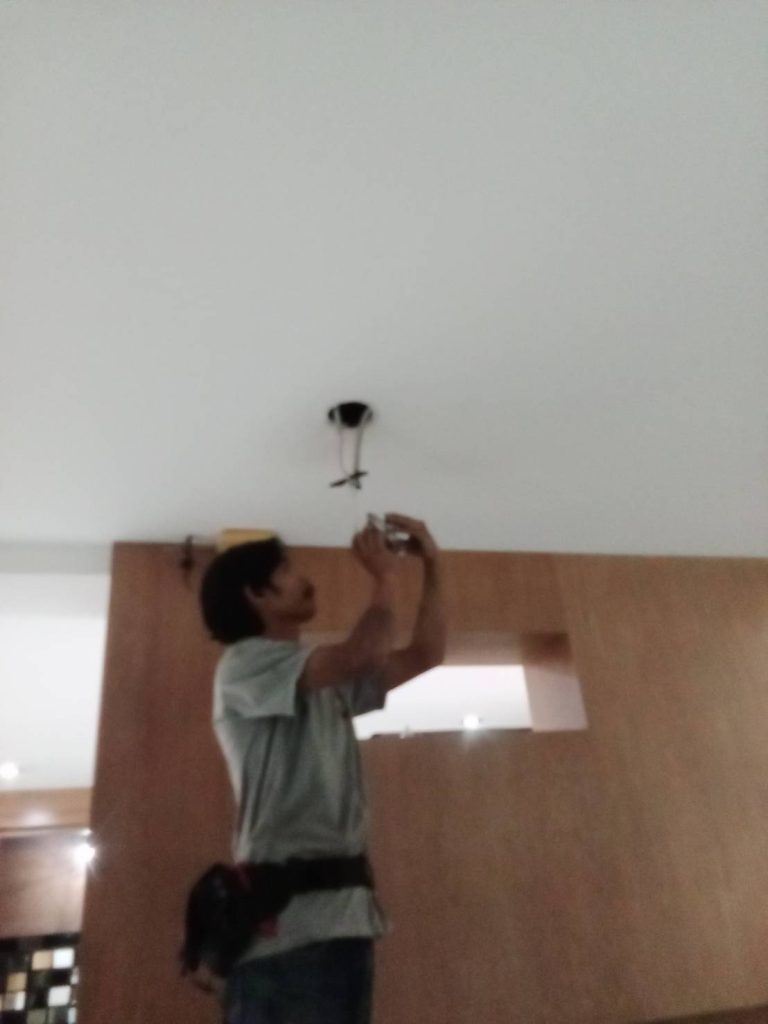 ซ่อมดาวน์ไลท์