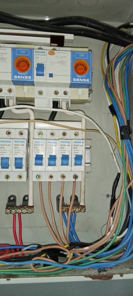 เช็คตู้เมนเบรกเกอร์