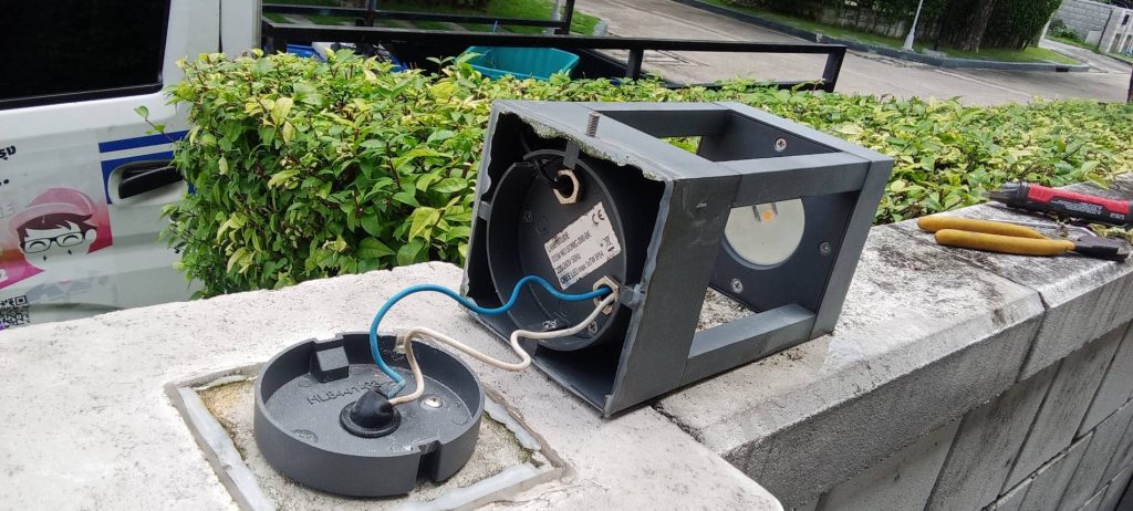 ตรวจเช็กโคมไฟหัวเสา