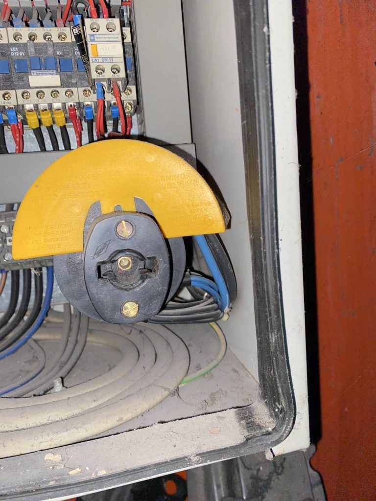 ตู้เมนไฟฟ้า