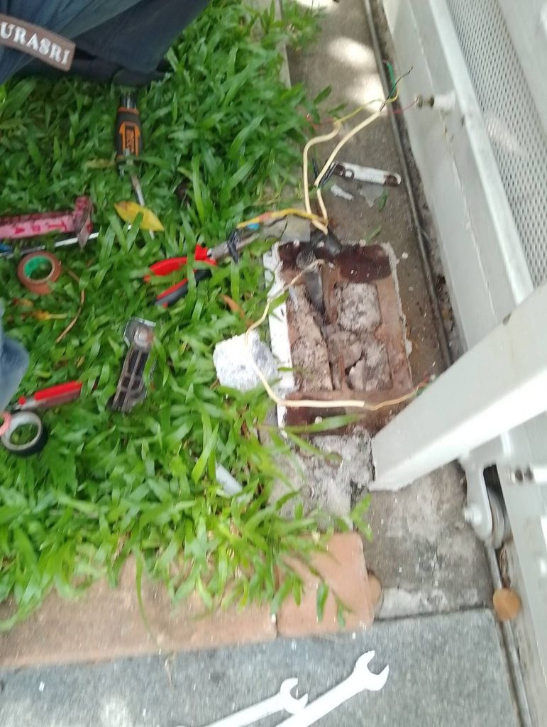 ติดตั้งมอเตอร์ประตูรีโมท