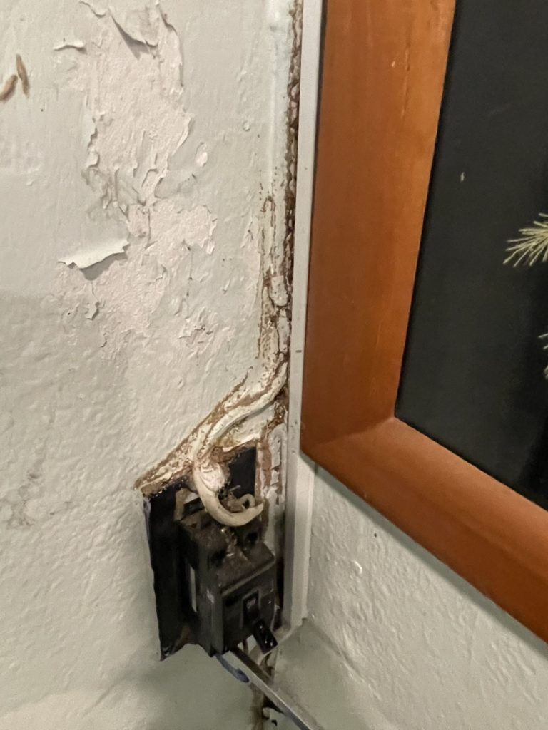 เบรกเกอร์