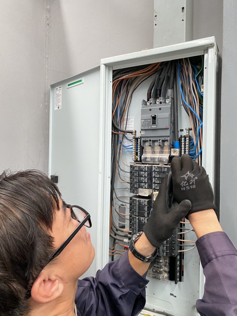 ตรวจเช็กตู้โหลดเซ็นเตอร์