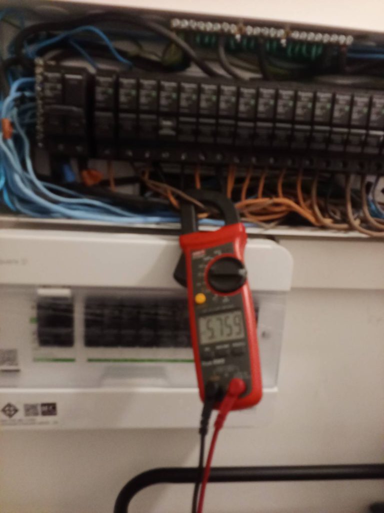 วัดกระแสตู้คอนซูมเมอร์