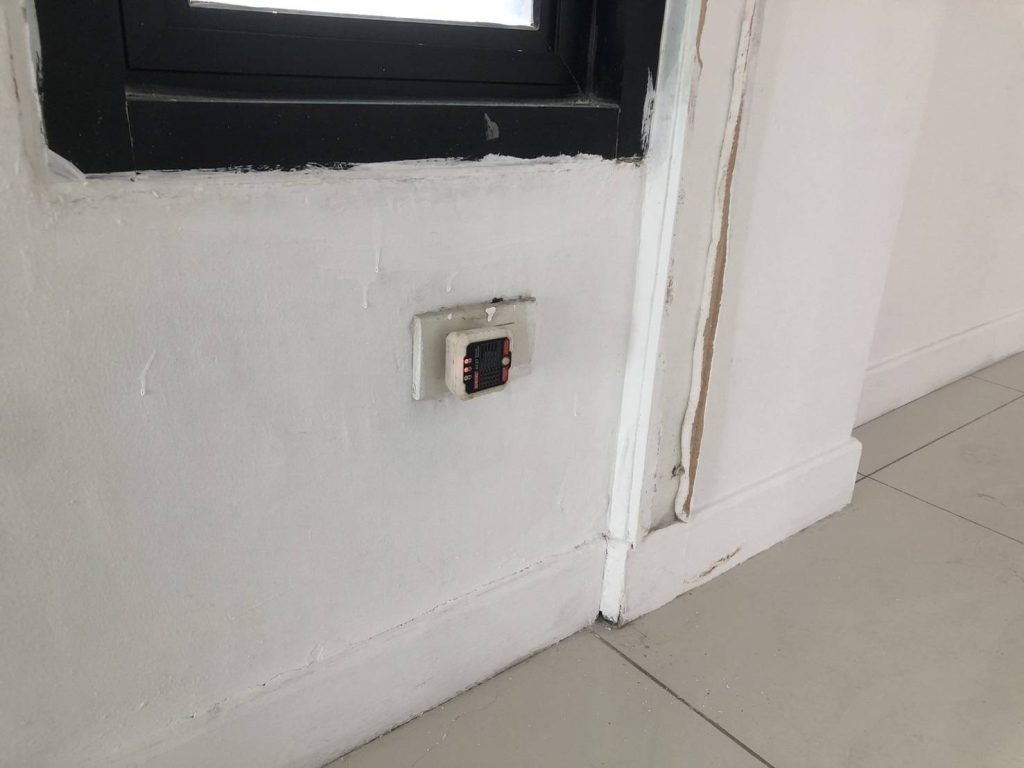 เช็กปลั๊กไฟ