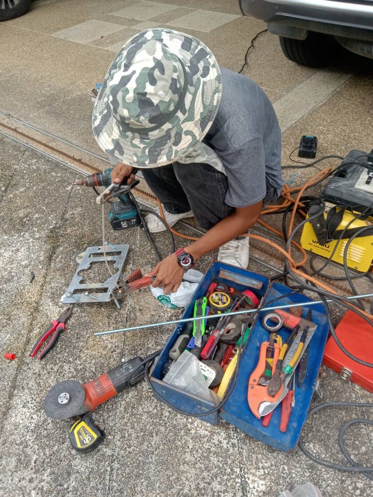 ติดตั้งมอเตอร์ประตูรีโมท