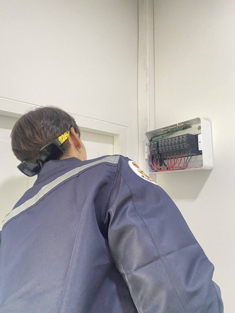 ตรวจเช็กตู้คอนซูมเมอร์หลังการติดตั้ง