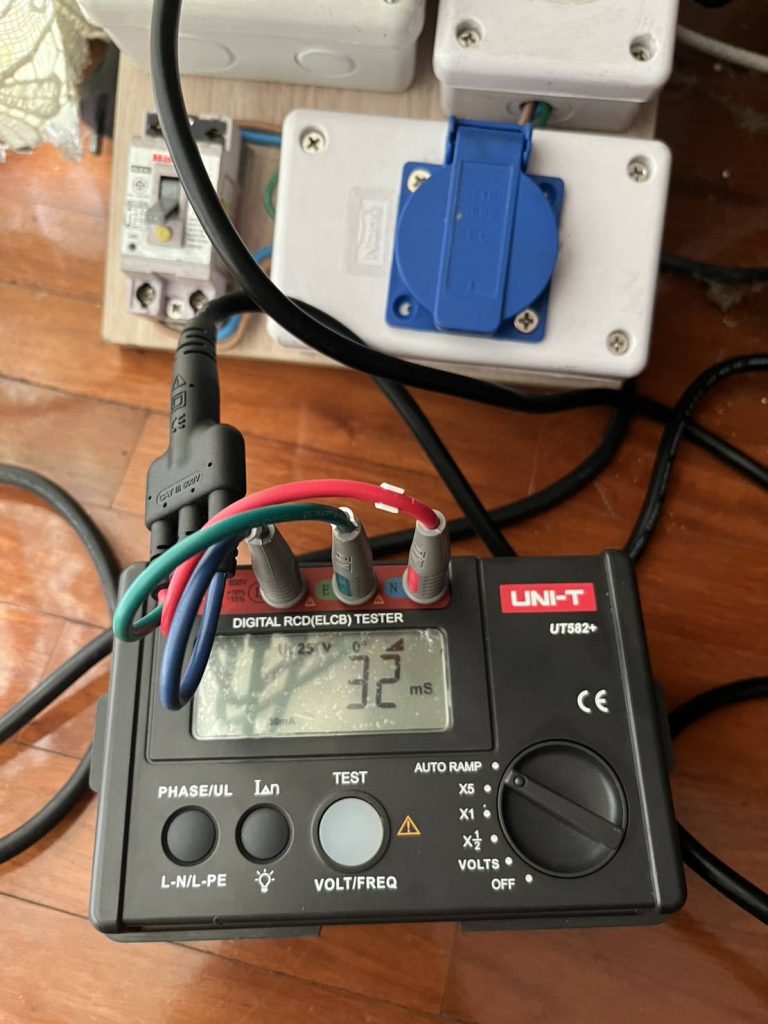 UNI-T UT582+ Digital RCD (ELCB)