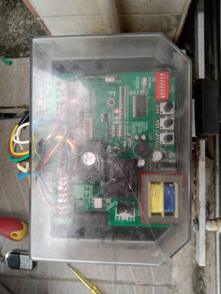 แผงวงจรมอเตอร์ประตูรีโมท