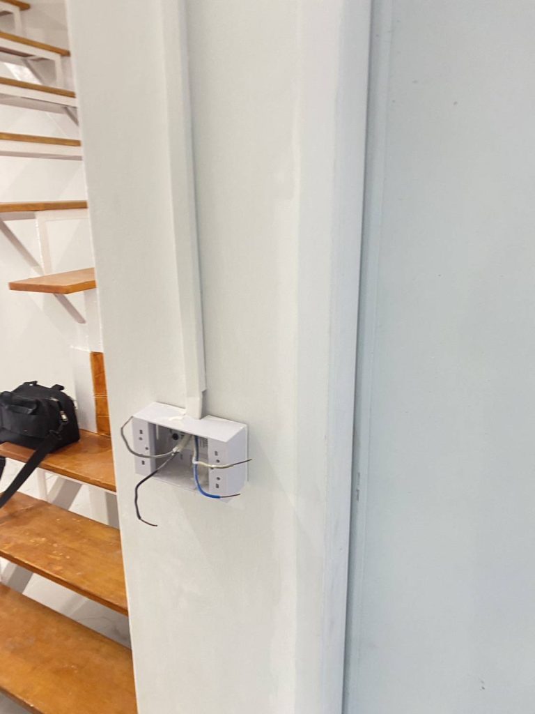 เดินสายจ่ายปลั๊ก