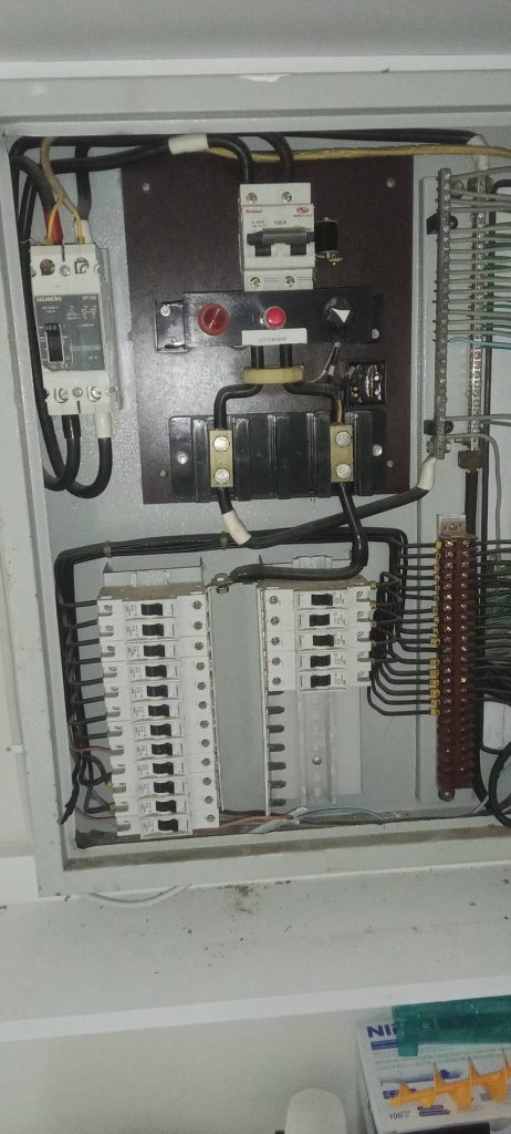 ตรวจเช็กตู้เมน