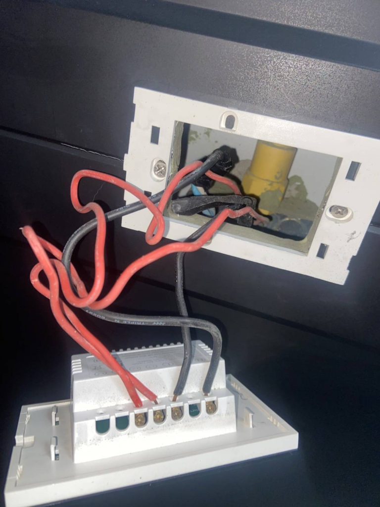 เปลี่ยนปลั๊กไฟใหม่