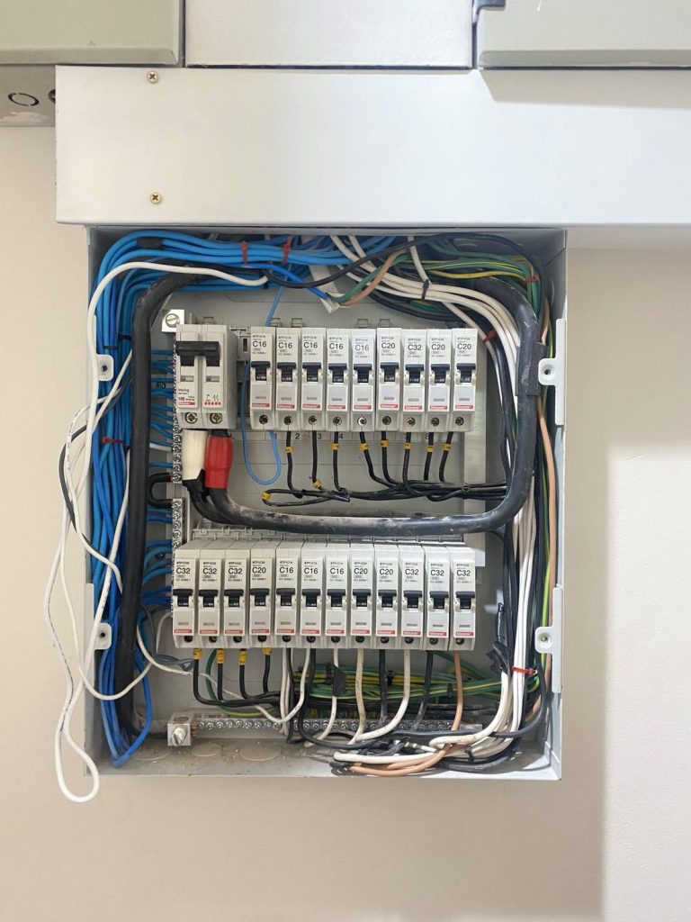 ตู้คอนซูมเมอร์