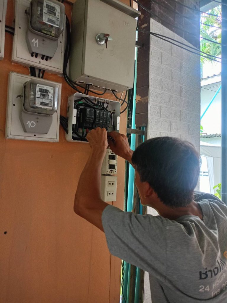 เดินสายไฟ