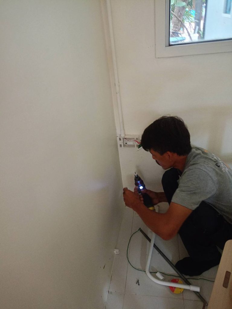 เดินสายไฟ