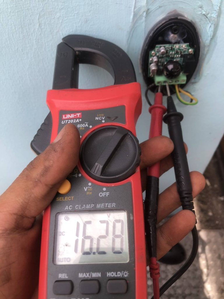 ตรวจเช็กเซ็นเซอร์กันหนีบ